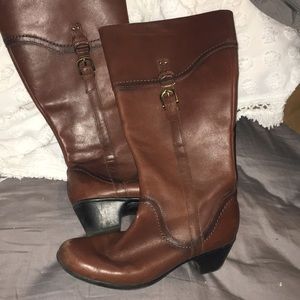 brown leather boots// Clark’s